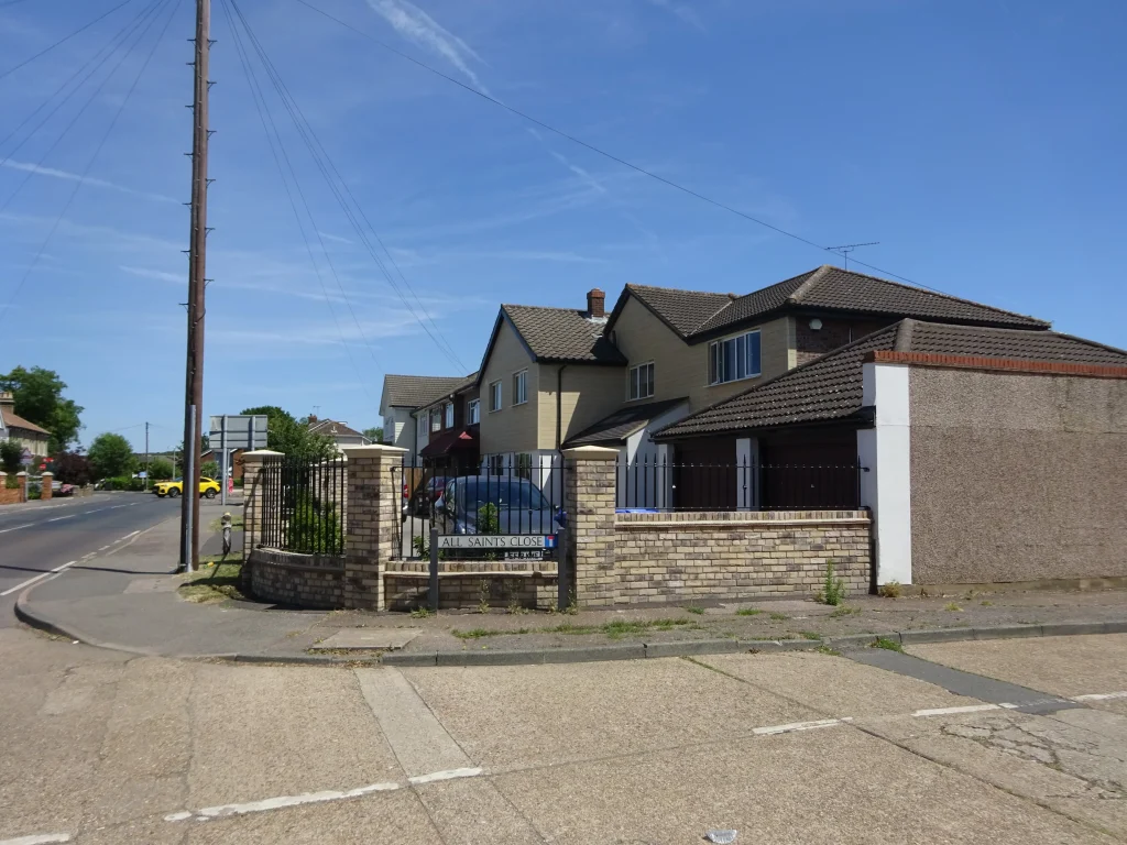 Lambourne Rd