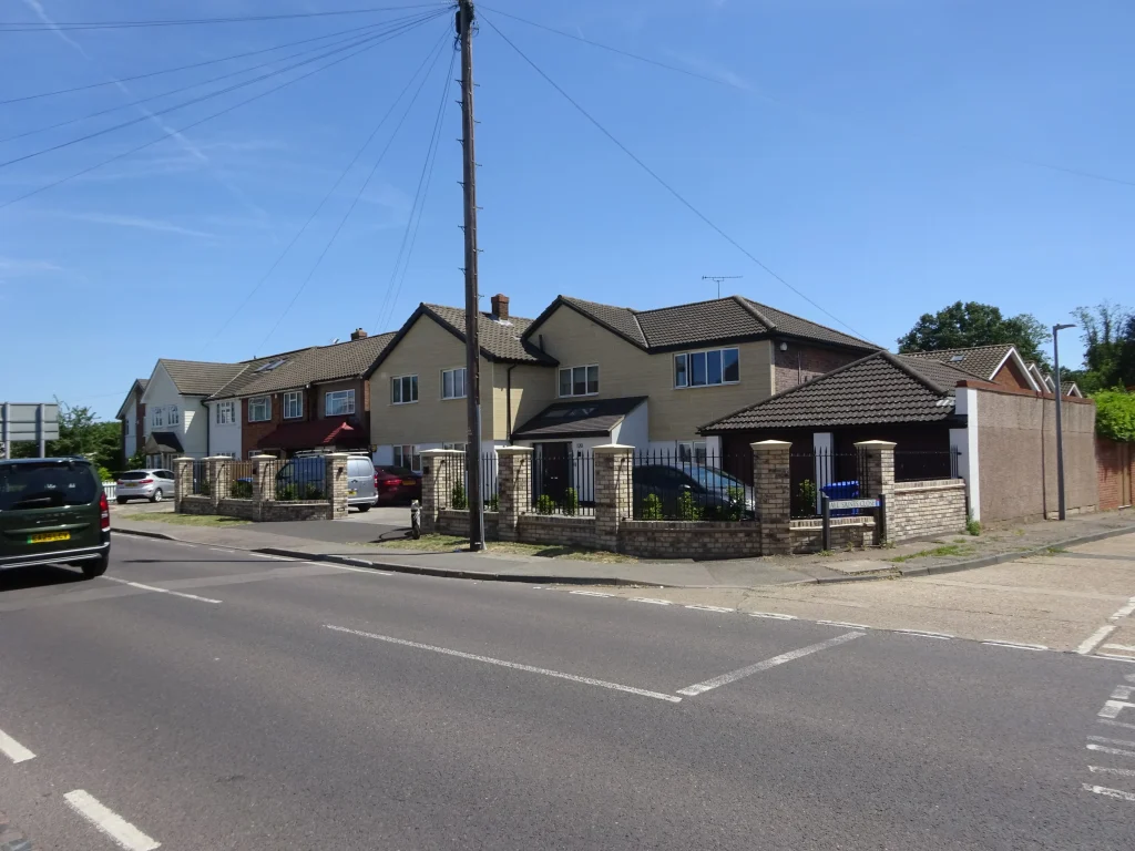 Lambourne Rd
